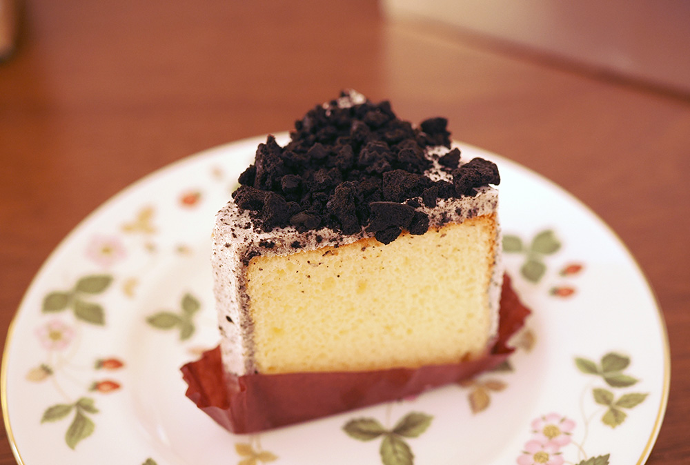 Starbucks Cookies & Cream Chiffon Cake