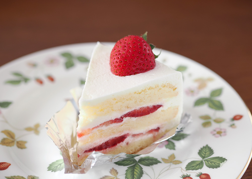 Ginza miyukikan Strawberry genoise