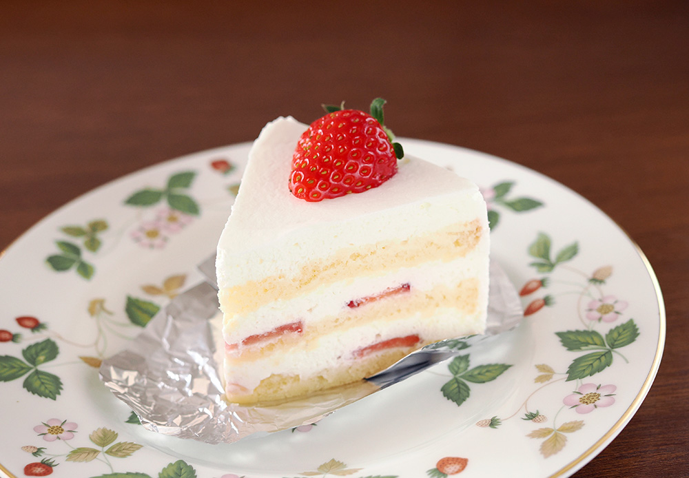 Ginza miyukikan Strawberry genoise