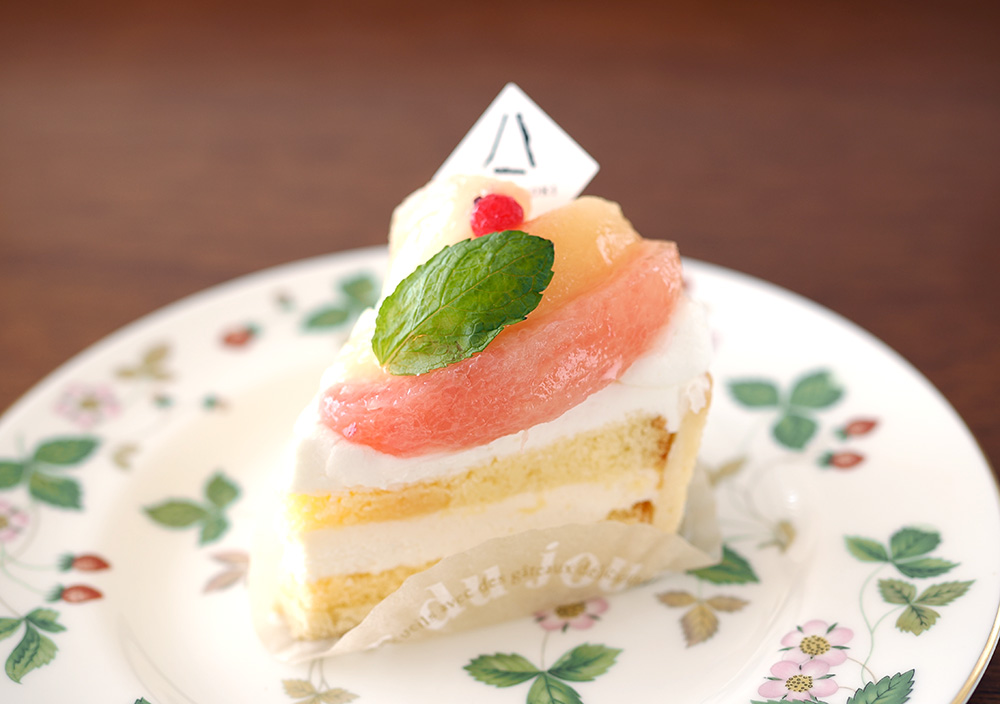 YATSUDOKI Fromage Tart with Ripe Peaches from Yamanashi Prefecture