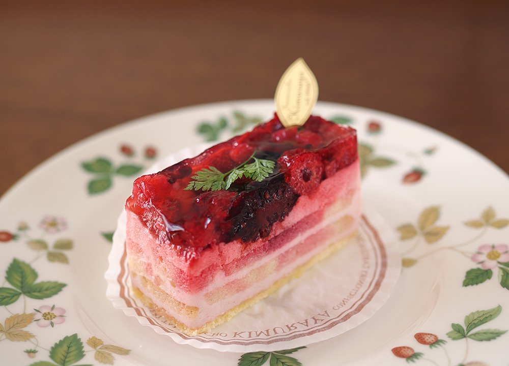 Tamuracho Kimuraya Very Berry Cake