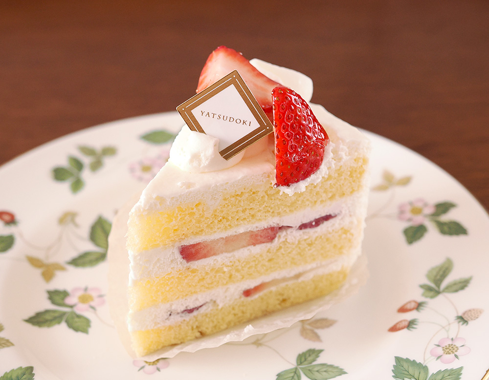 YATSUDOKI Shortcake with Strawberries from Our Own Farm