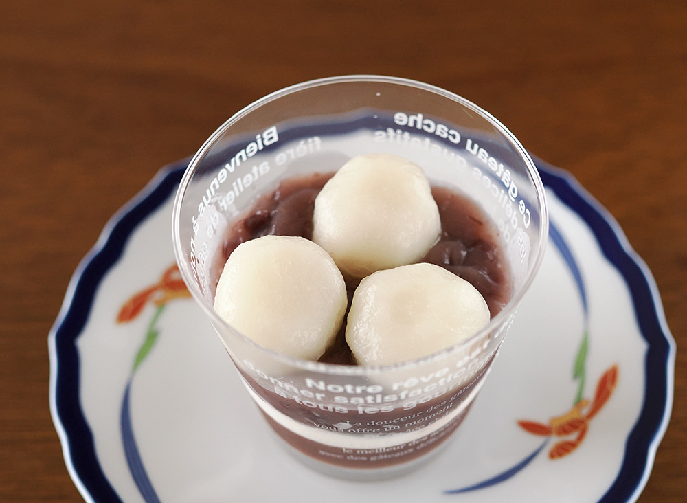 Seijo Ishii Double-layered mochi with cream and kudzu red bean soup