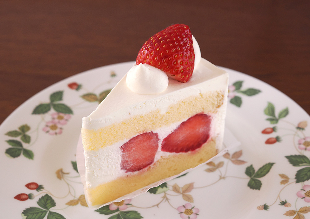 Paris Ogawaken Strawberry Shotcake