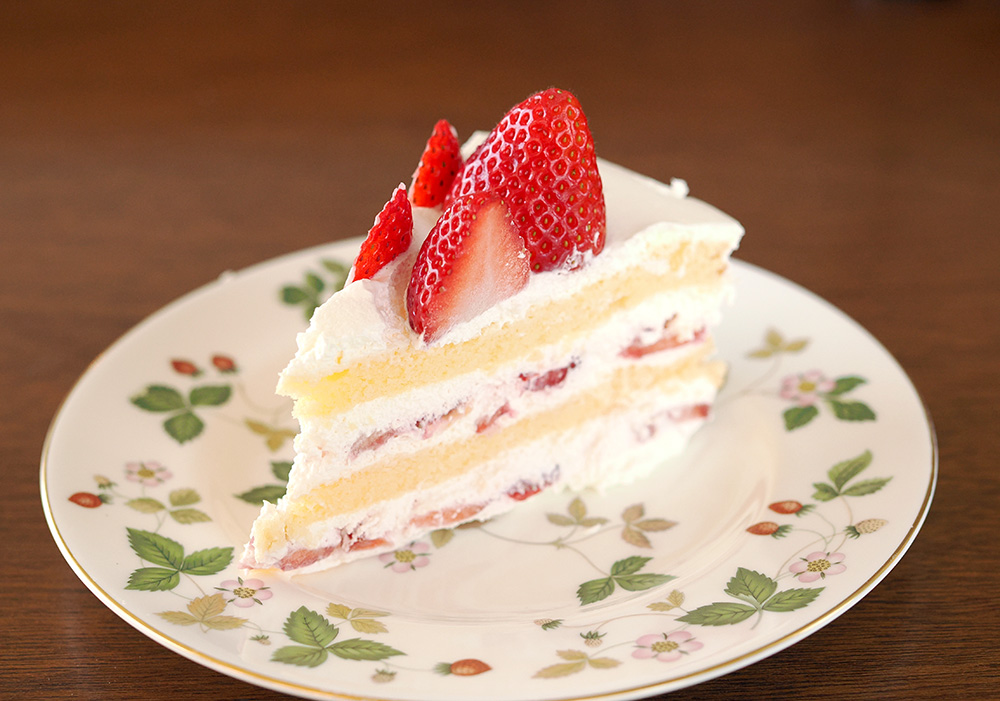 HARBS Strawberry Cake