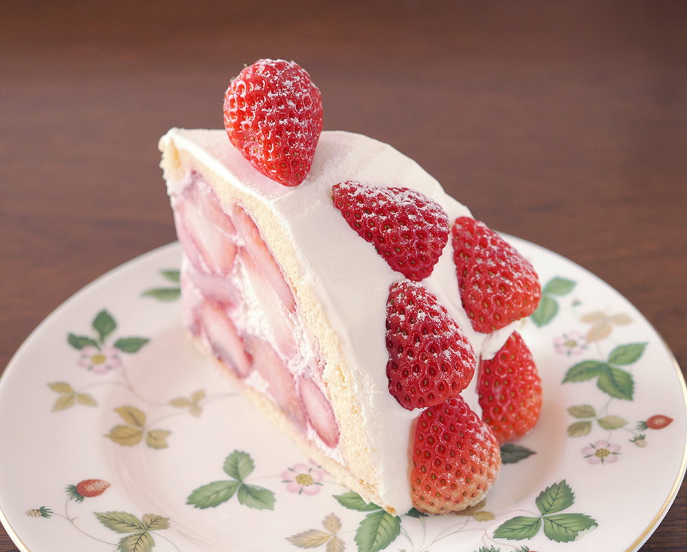 Fruit Parlor Strawberry zuccotto